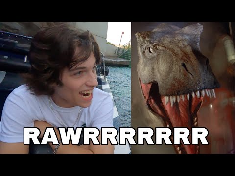 Chris Faces his fear of Rides at Universal Studios - Sturniolo Triplets