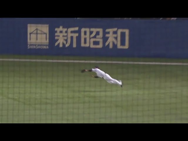 【1回表】マリーンズ・清田 ファンも盛り上がるダイビングキャッチ!! 2017/8/29 M-Bs