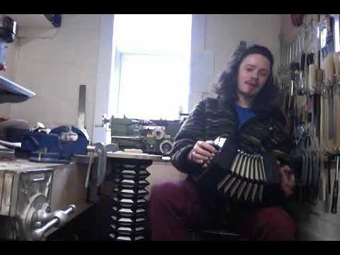 Baritone Anglo concertina demonstration