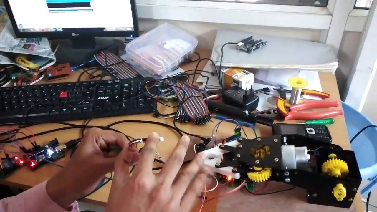 Wireless robotic arm using gesture control