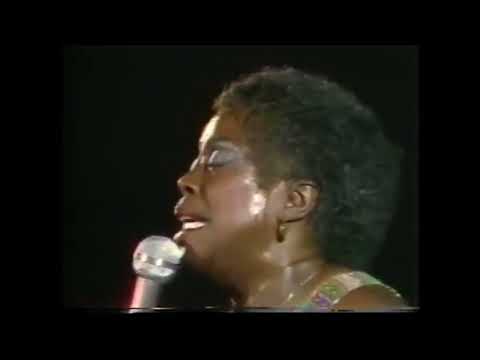Sarah Vaughan sings Send in the Clowns (the most remarkable performance)