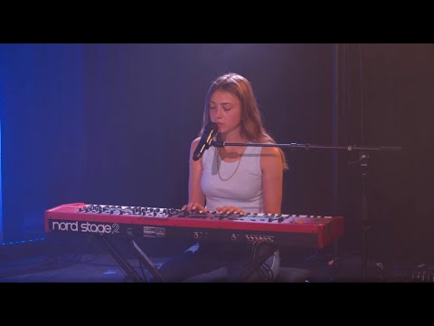 Baker Grace - Yourz Truly EP Performance