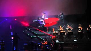 22 Happy and Real - Charly García - Teatro Colon 30/09/13 - Líneas Paralelas