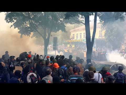 Odessa: Massen-Schlägerei zwischen Antimaidanern und Ultras [mit Videos]