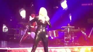 Ellie Goulding - We Can&#39;t Move To This (New York City, Live 2016)