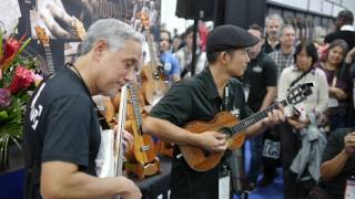 Jake Shimabukuro - Come Together (Beatles) with Jay Molina