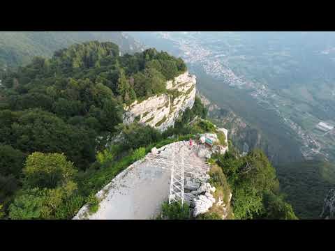 Salto dei Granatieri (Monte Cengio)(Vi) drone.