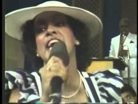 MILLY, JOCELYN, Y LOS VECINOS (video 80's) - Tengo