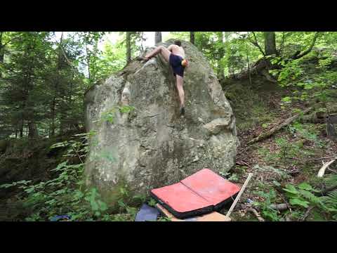 Bouldering la cascada. FA Irene 6C