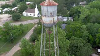 preview picture of video 'DJI Mavic 2 at Grapeland Texas historic town water tower!'