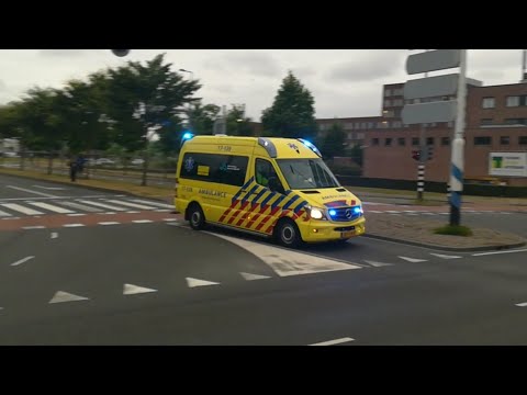 Diverse ambulances van en naar meldingen in Rotterdam, Ridderkerk en Rijsoord.