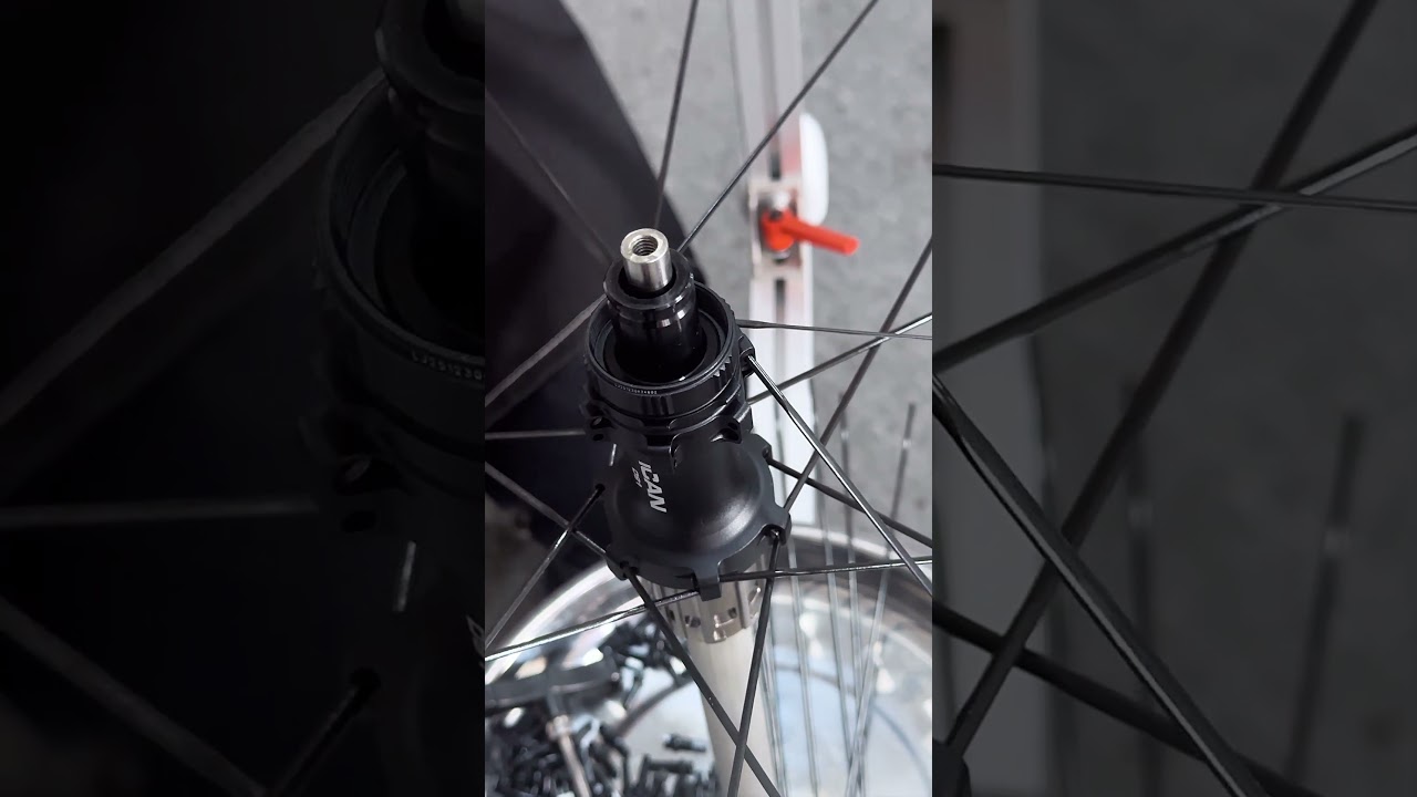 左右バランスを整える｜AERO 40 Ⅱ 組立③「非ドライブ側スポーク通し」