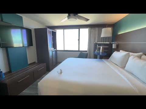 Not THAT Cheap, But Definitely Feels Like It! | Holiday Inn Express Waikiki Review