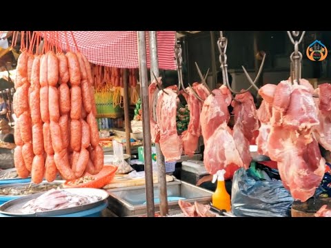 Chbar Ampov Market sells fresh vegetables, fruits, fresh seafood/Asian Street Food