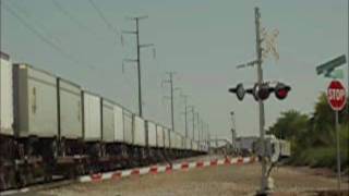 preview picture of video 'Empty TOFC/COFC train bound for San Bernardino'