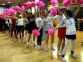 Save the cheerleading team - Hey Mickey dance ...