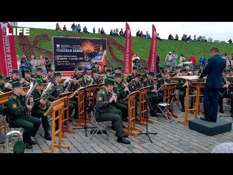 Военные оркестры в парках Москвы