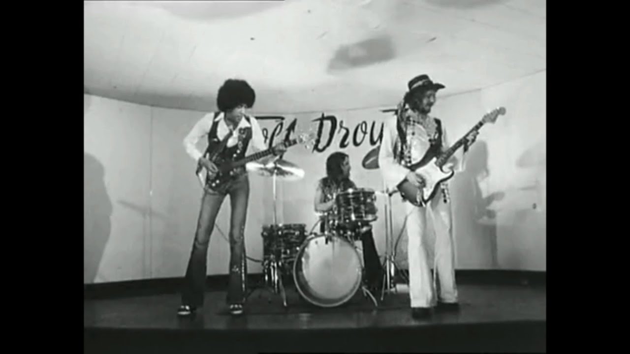 Thin Lizzy - Whiskey in the jar (Original Footage French TV 1972 Stereo Remastered ) - YouTube