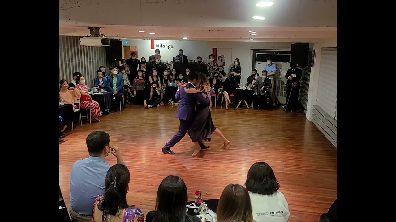 3 루까스(Lucas Carrizo) 빠울라(Pau Tejeda)performance on 22nd octoberVenue: CAFE DE TANGO, Busan