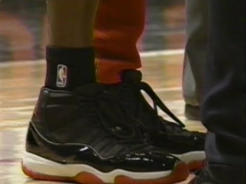 Chicago Bulls' players wearing black socks (origin) - 1996 NBA Playoffs