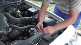 HOW TO CLEAN A MASS AIR FLOW SENSOR / METER , M.A.F. SENSOR !!!