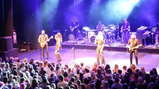 Little Big Town - "Rollin'" - Live in Sydney 21st March 2017