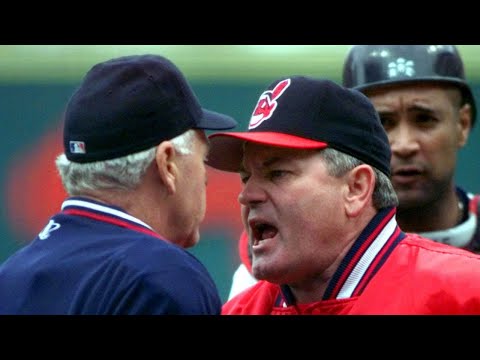 1998 ALDS Gm2: Mike Hargrove ejected after three pitches