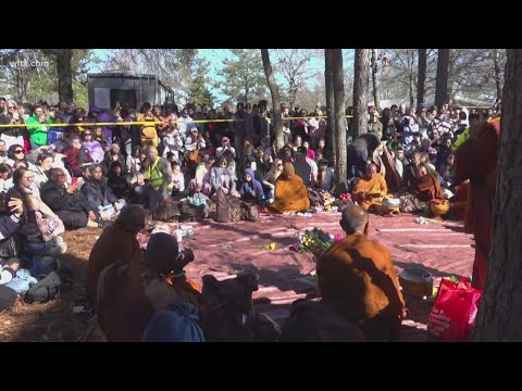 Buddhist monks greeted by large crowd during peace walk into Blythewood