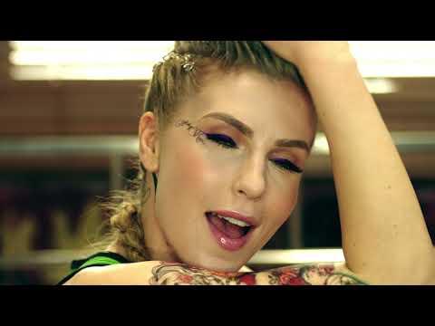 Corina feat. Pacha Man - Pernele moi (Official Video)
