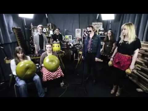 WHITE MUSICIANS PLAYING ZIMBABWEAN MBIRA MUSIC