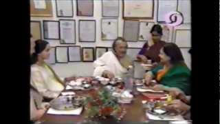 Ravi Shankar teaching young Anoushka