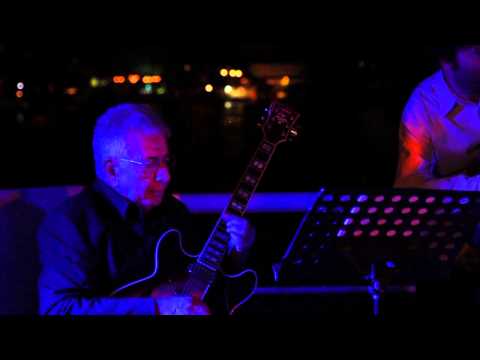 Neşet Ruacan Trio ft. Elif Çağlar @ Denizde Caz
