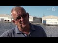 Visser Peter maait wier: 'de visvangst is namelijk te slecht' - Straal Voorbij