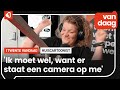 Huiscartoonist Fransje Immink tekent er op los