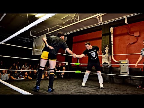 Daniel Makabe Vs Cole Crazy (8/21/15 - 3-2-1 Battle!)