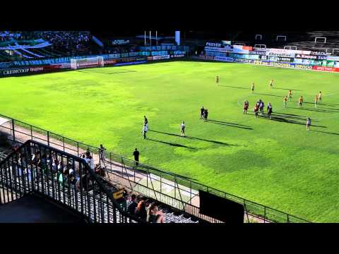 Entrada del equipo a la cancha