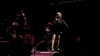 une enfant martha wainwright sings piaf