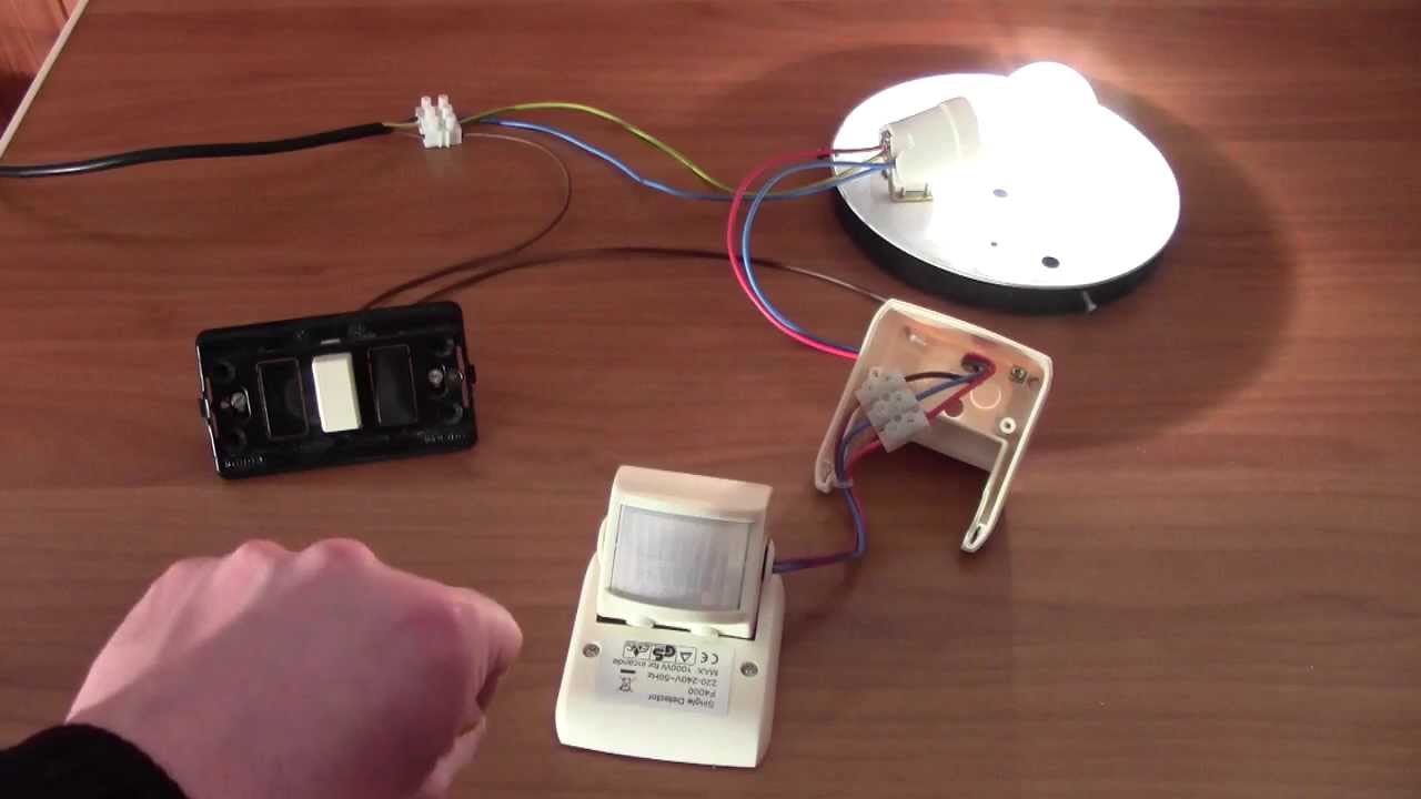 Cablaggio e funzionamento di un sensore di movimento a raggi infrarossi