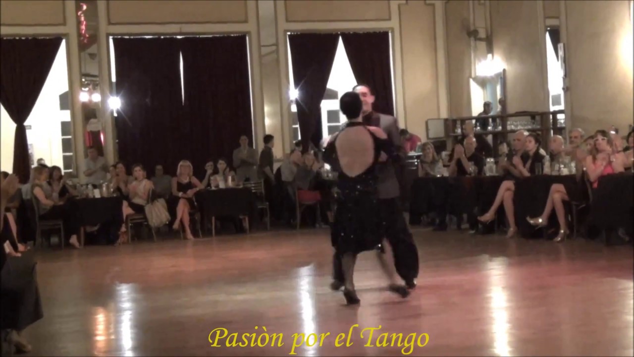 AURORA LUBIZ y JONATHAN SPITEL Bailando el Tango EL PUNTAZO en YIRA YIRA MILONGA