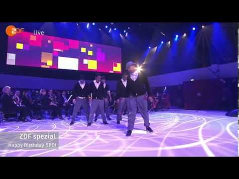 Festakt zu 150 Jahre SPD in Leipzig: Die "Flying Steps"