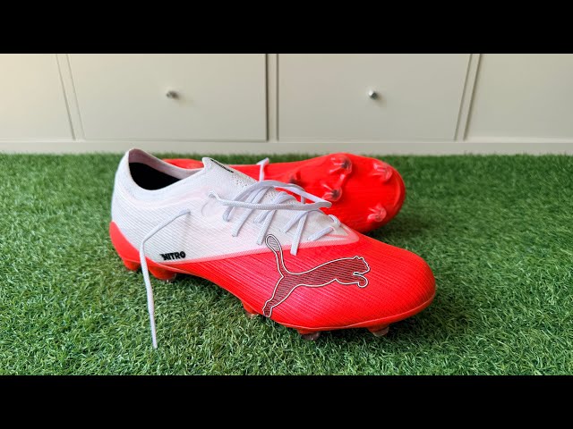 Vídeo relacionado con PUMA Truco IV - Tenis de fútbol Unisex, Color Blanco-Naranja Brillante y Plateado, Talla 11 de Reino Unido, Puma Blanco Naranja Brillante Plata Vibrante, 46 EU