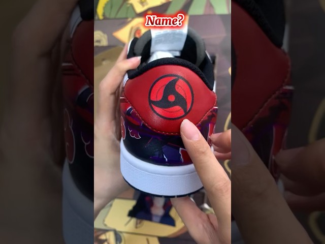 Vídeo relacionado con Comic Studio | Naruto Camiseta | Artículo Licenciado Oficial | Itachi Uchiha | Unisex | Negro | L