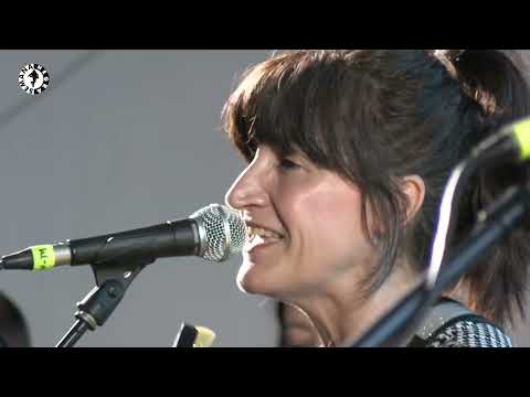 Esos besos - Pauline en la Playa (Directo 24 abril 2010, Sala Galileo/Neu Club)