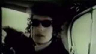 Bob Dylan & John Lennon Share a taxi 1966