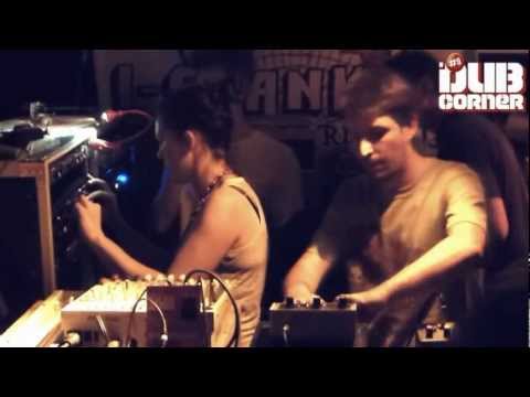 Rennes Dub Corner #9 - I-Skankers play "Ranking Fox - Free Mandela" (Dub Foundry) ①