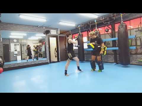 TRY-EX・カーフキックミットを使ったミット練習。