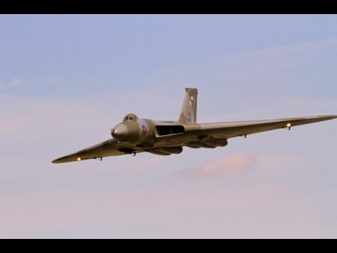 RC TONY NIJHUIS LARGE 98 inch AVRO VULCAN COLD WAR BOMBER GAS TURBINE - HASTINGS - 2015