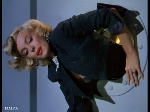 Marilyn Monroe in "Gentlemen Prefer Blondes" - Stuck In The Round Window