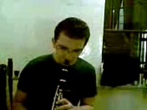 Przemek-klarnet i jego muzykalne krzesło (on to na wszystkim potrafi grać ;).3gp