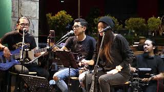 Download lagu Jom dengar bahasa Jawa... Hari Ini Dan Semalam - Adai ft Wan Braka mp3